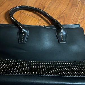 black shoulder purse